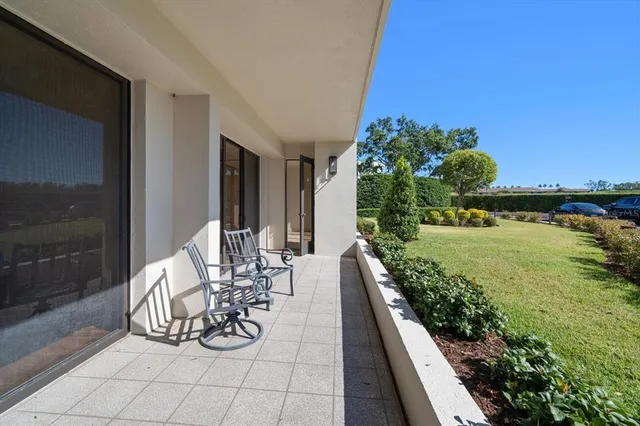 $648,000 | 4 Belleview Boulevard, Unit 106, Belleair, FL 33756