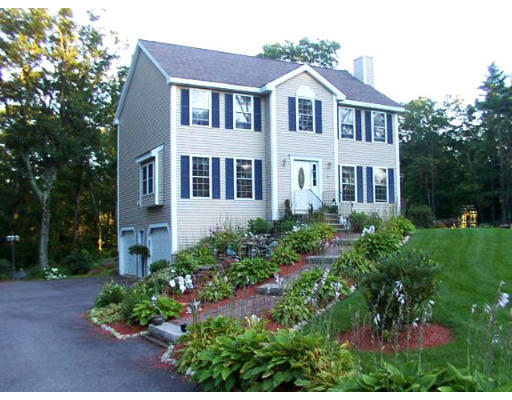 37 Watson Hill Road Raymond, NH 03077 - Photo 1 of 1 a front view of a house with a yard