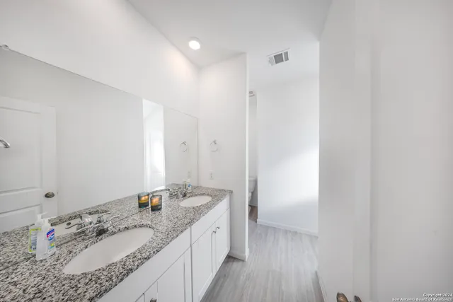 $285,000 | 5310 Basil Chase, St. Hedwig, TX 78152