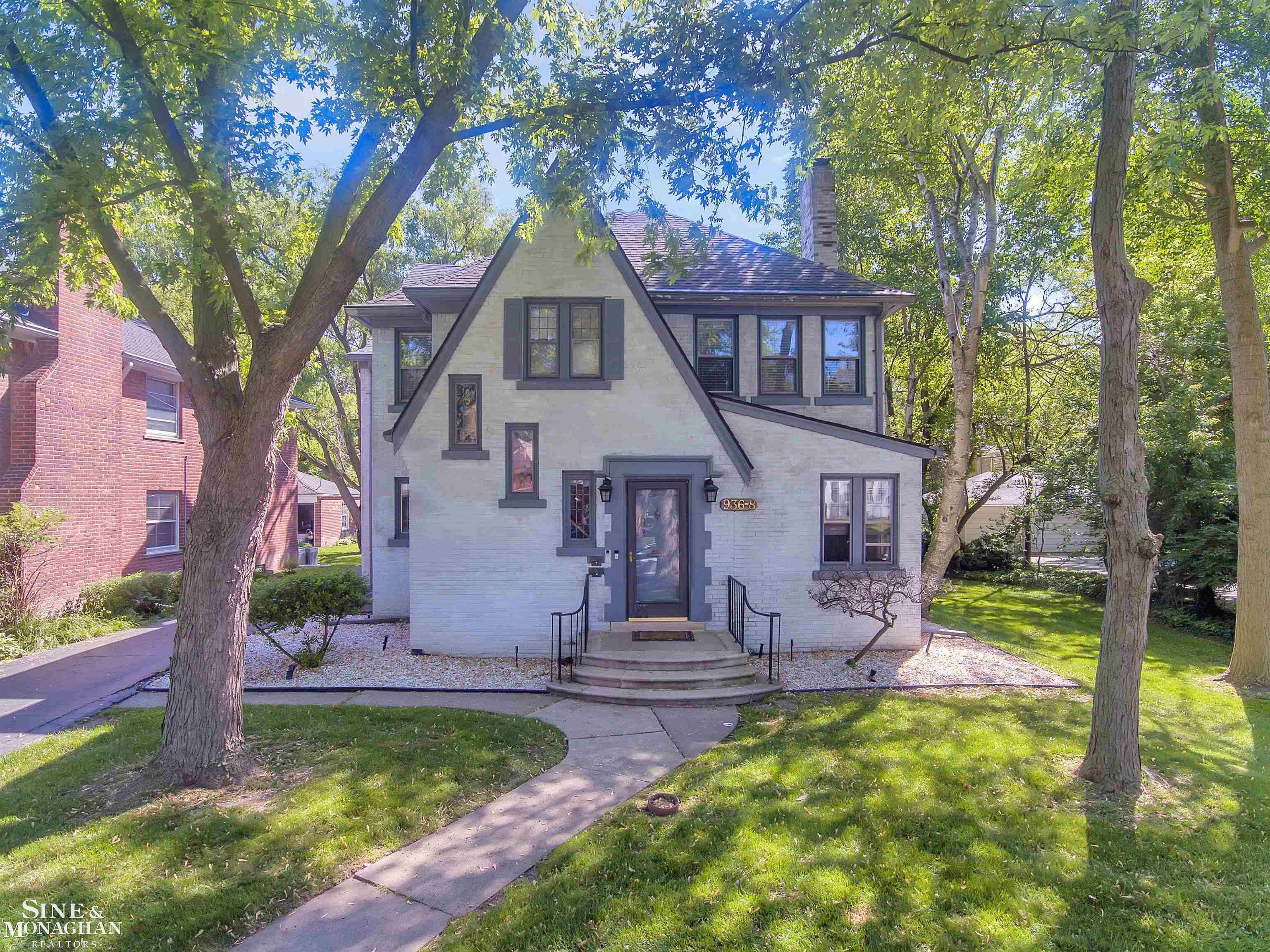 936 Harcourt Road Grosse Pointe, MI 48230 - Photo 1 of 27