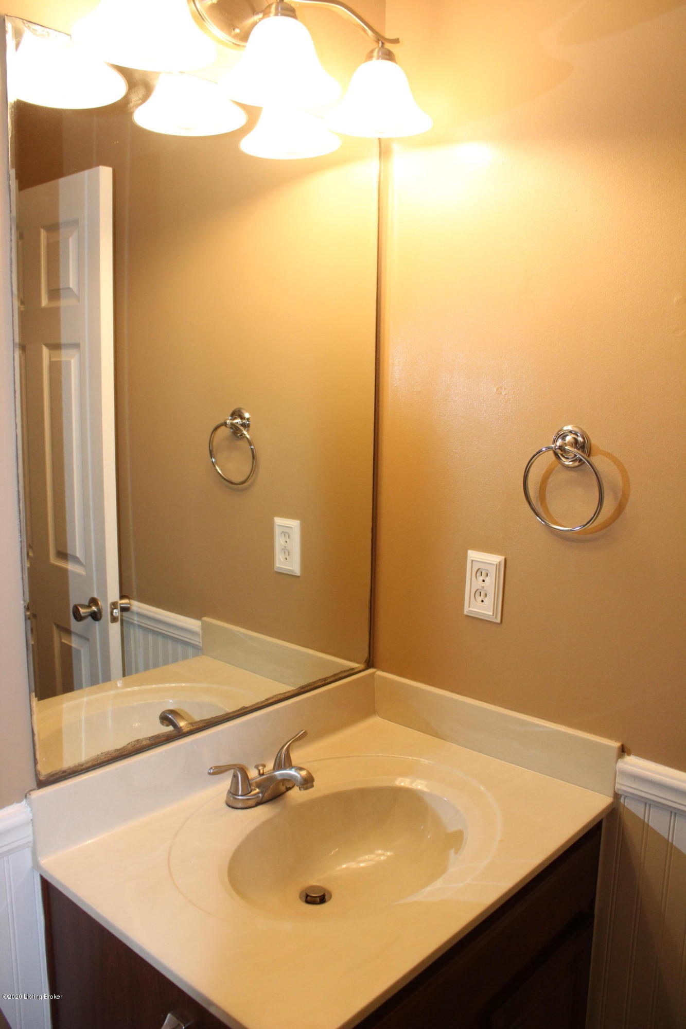 243 Madison Rae Boulevard Shepherdsville, KY 40165 - Photo 43 of 67 Primary Bath