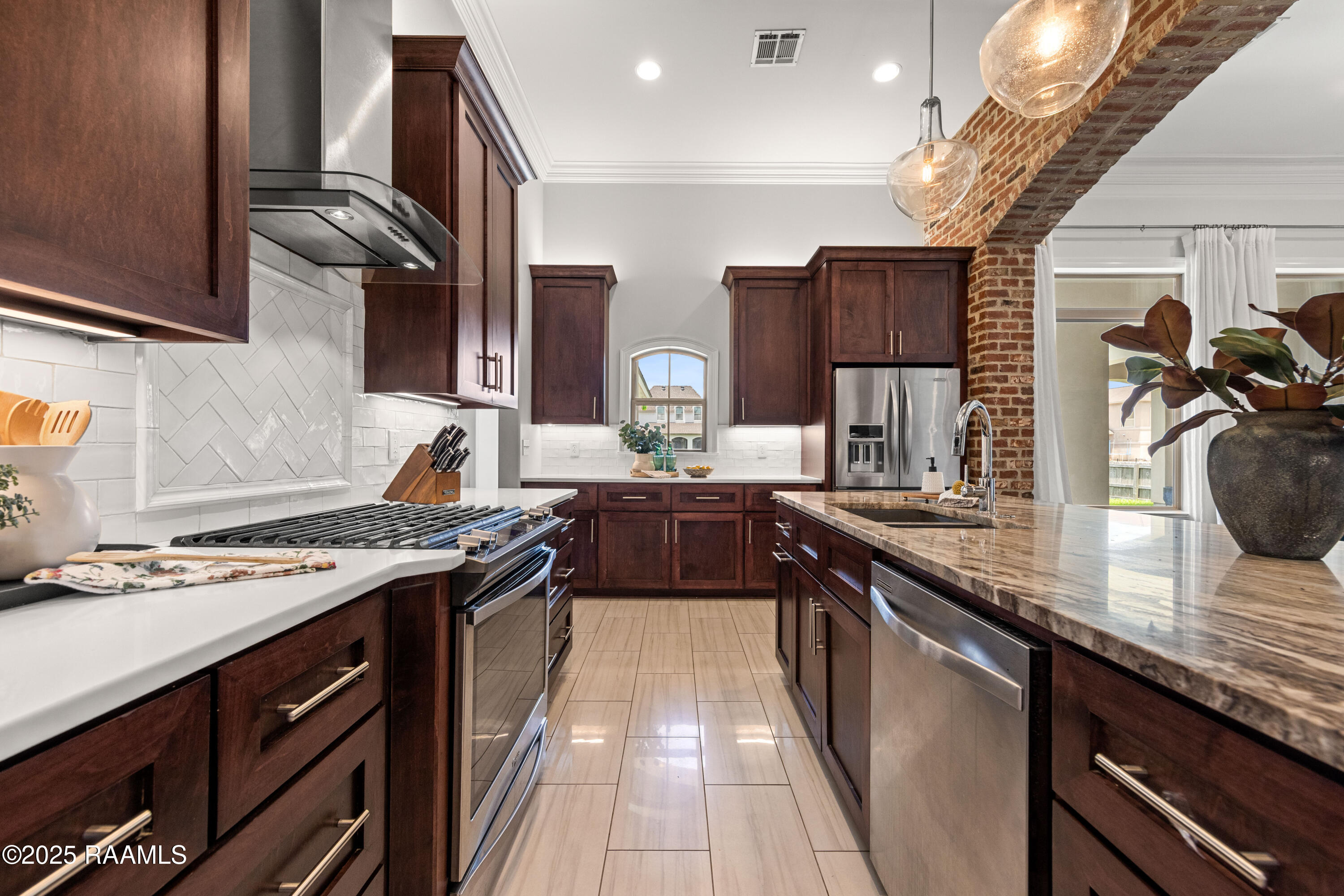 217 Rue De Frejus Broussard, LA 70518 - Photo 11 of 49 Kitchen