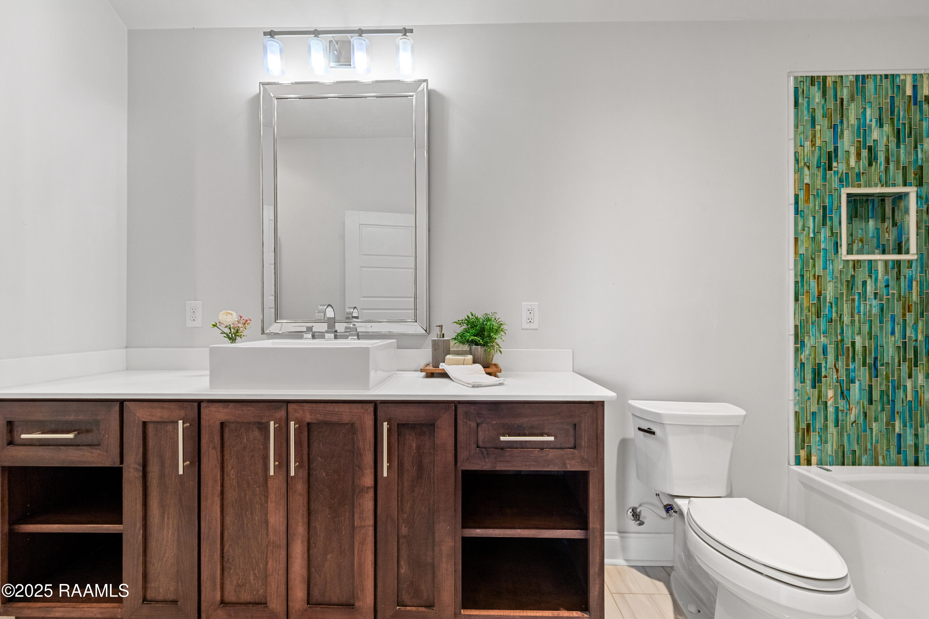 217 Rue De Frejus Broussard, LA 70518 - Photo 37 of 49 Bathroom 3