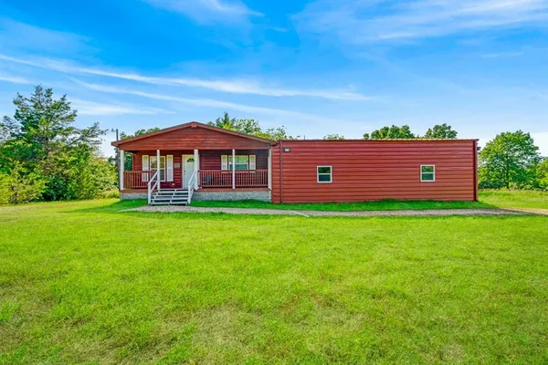 $880,000 | 1101 County Road 2810, Honey Grove, TX 75446