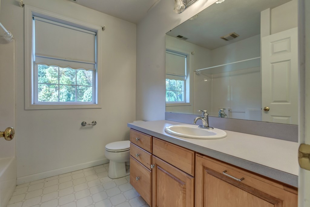 119 Hollis Road Amherst, NH 03031 - Photo 22 of 40