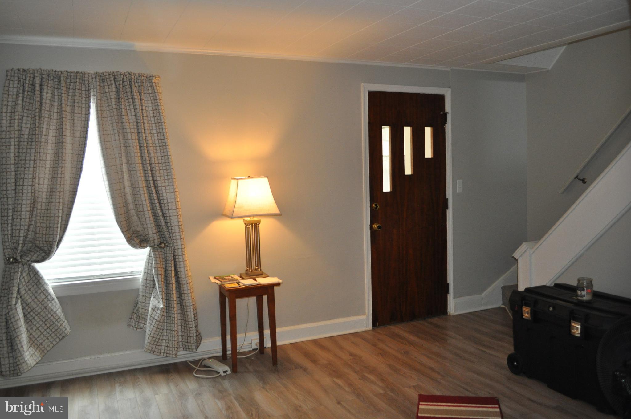 26 Kinship Road Baltimore, MD 21222 - Photo 2 of 24 Living Room