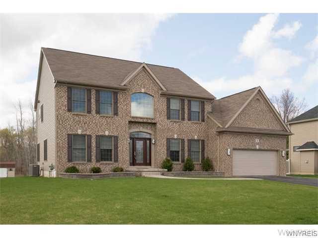 25 South Rockingham Way Amherst, NY 14228 - Photo 1 of 1 Exterior Front