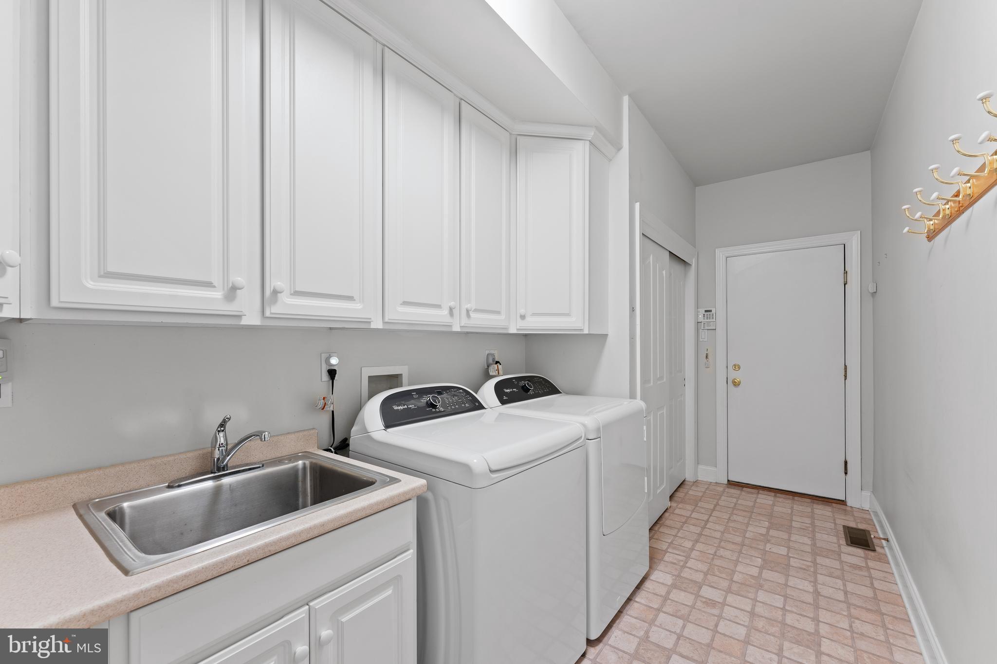 108 Willowburn Road Villanova, PA 19085 - Photo 16 of 46 Mudroom with Laundry