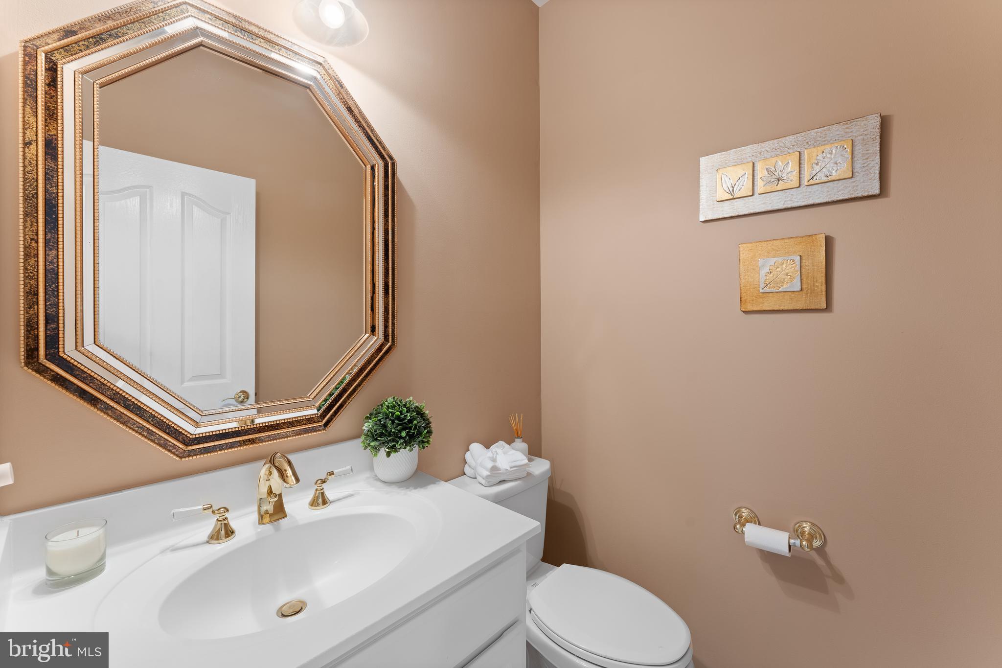 108 Willowburn Road Villanova, PA 19085 - Photo 17 of 46 Powder Room