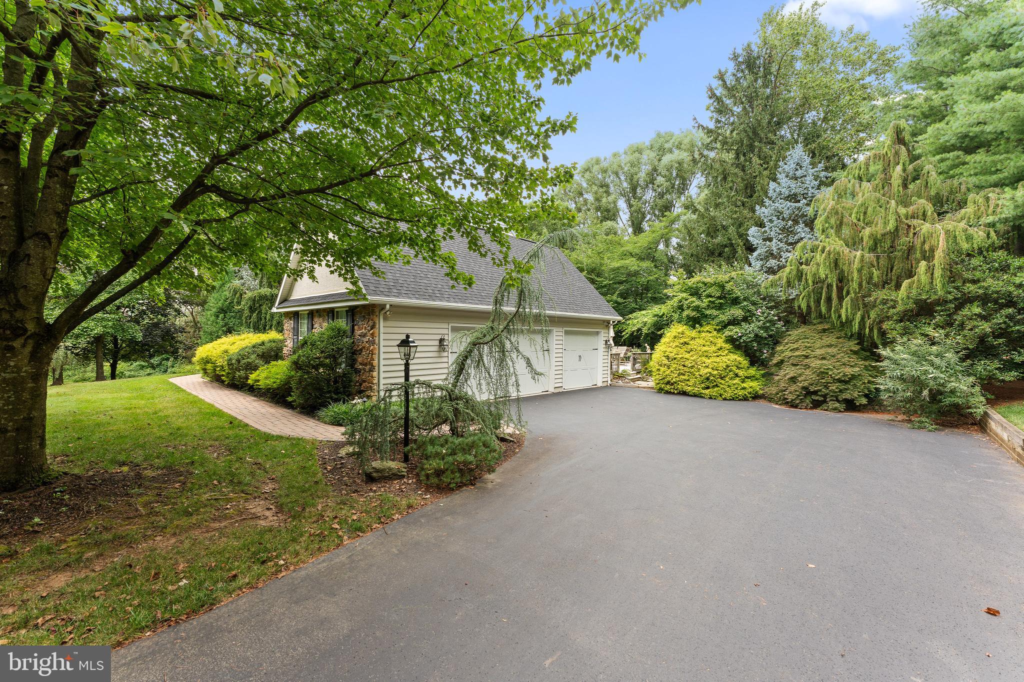 108 Willowburn Road Villanova, PA 19085 - Photo 45 of 46 Walkway to Front door