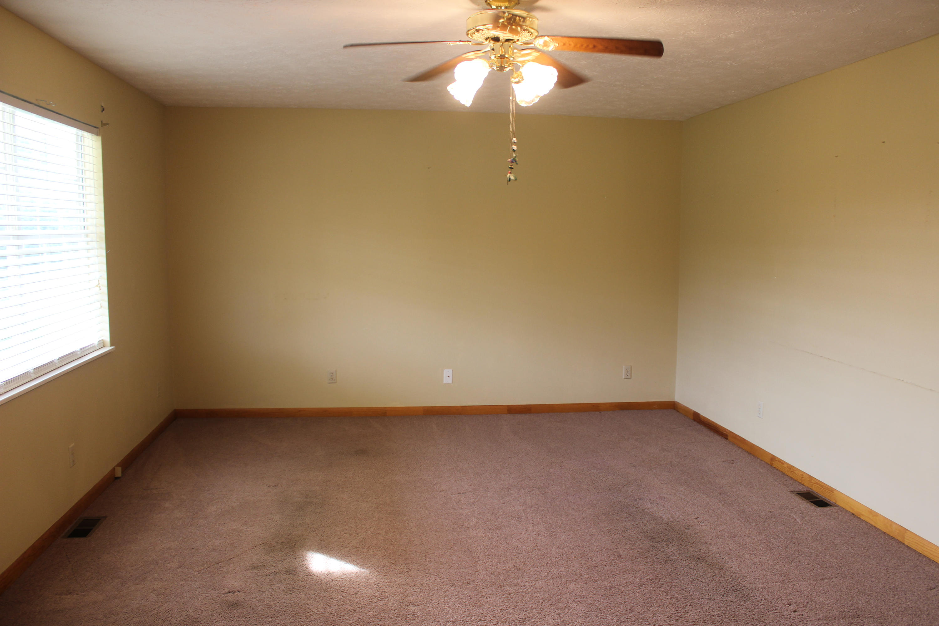 1216 Towe String Road Jacksboro, TN 37757 - Photo 18 of 32 IMG_6546