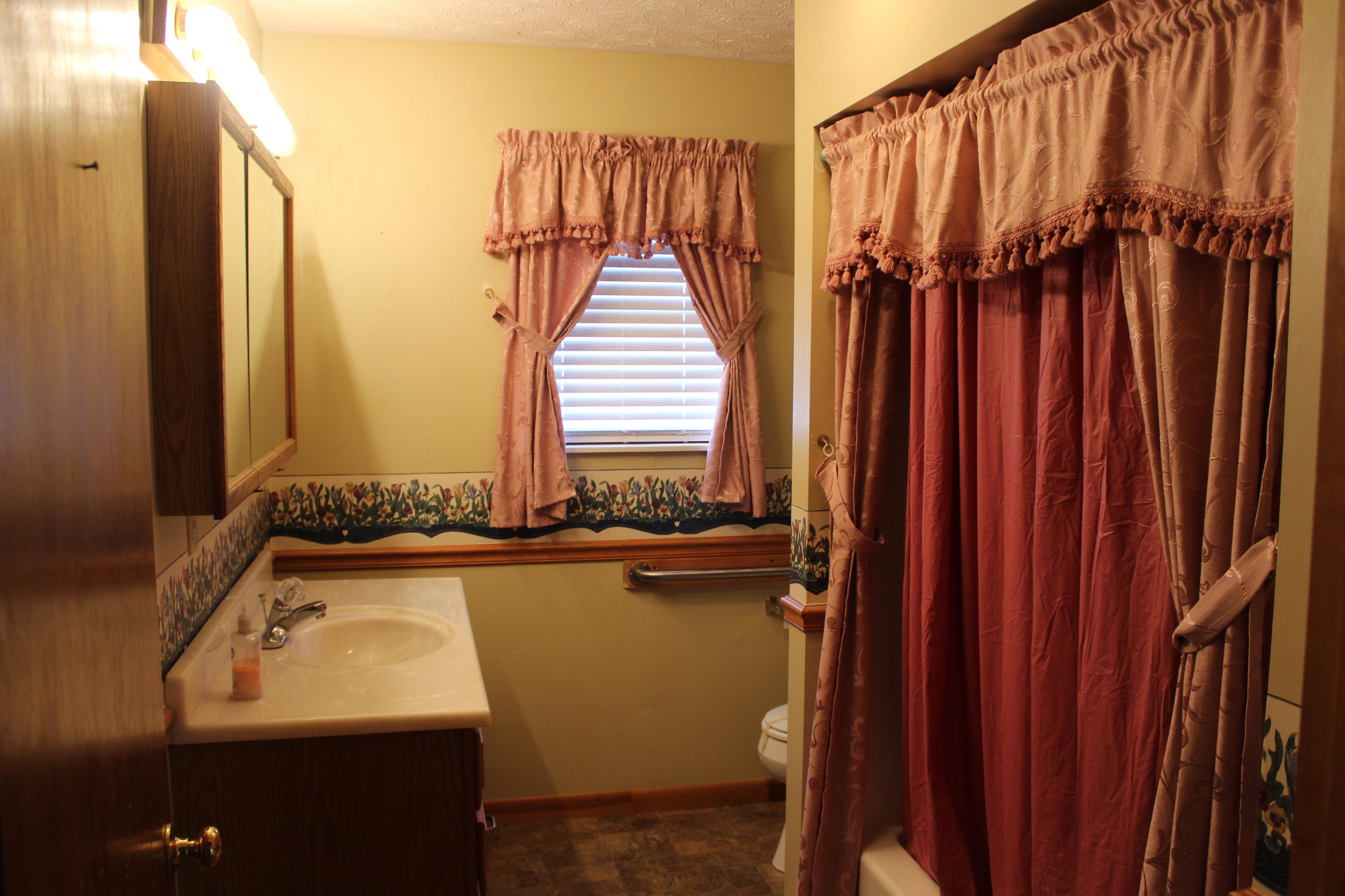 1216 Towe String Road Jacksboro, TN 37757 - Photo 19 of 32 IMG_6547