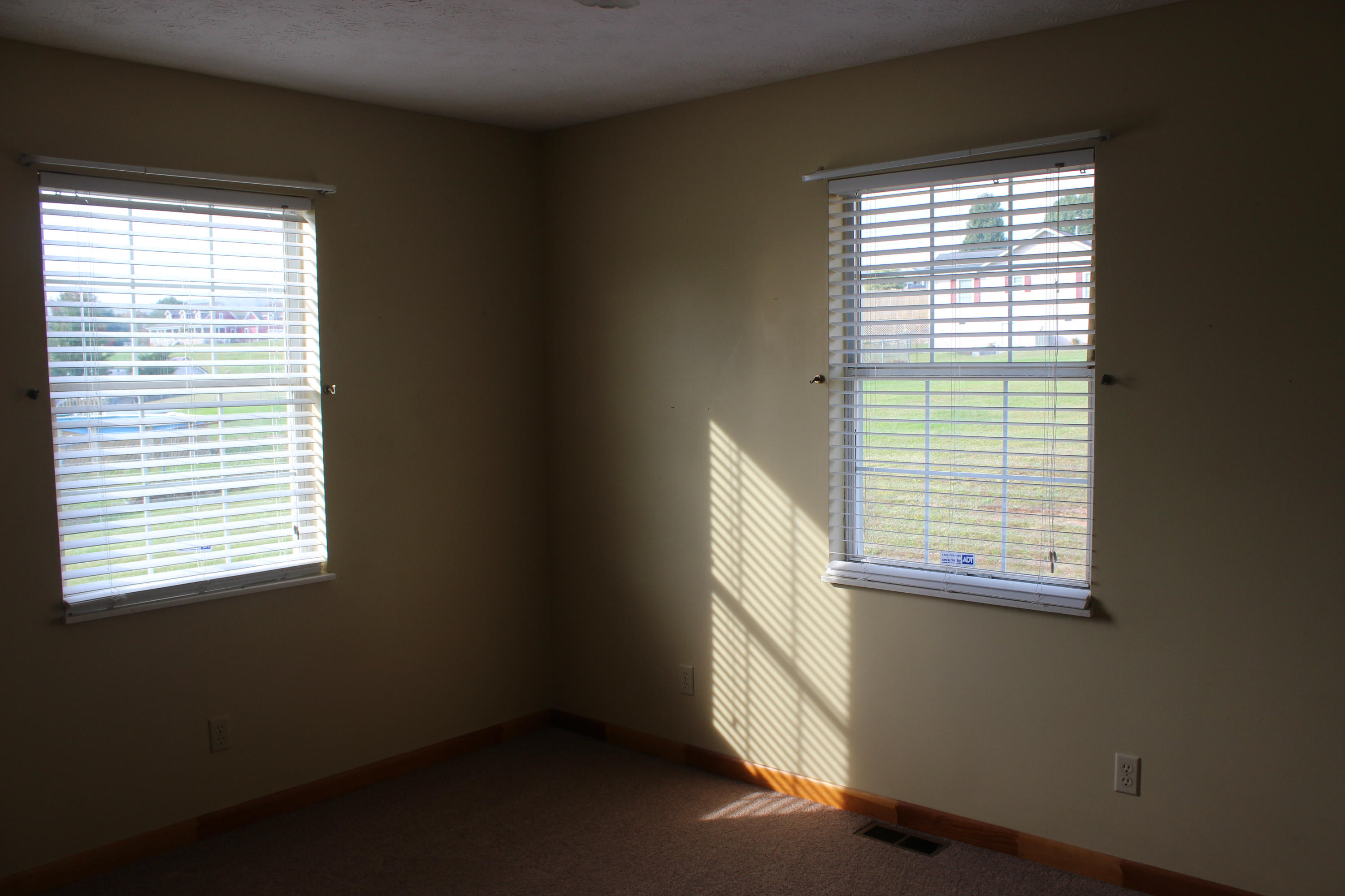 1216 Towe String Road Jacksboro, TN 37757 - Photo 21 of 32 IMG_6551