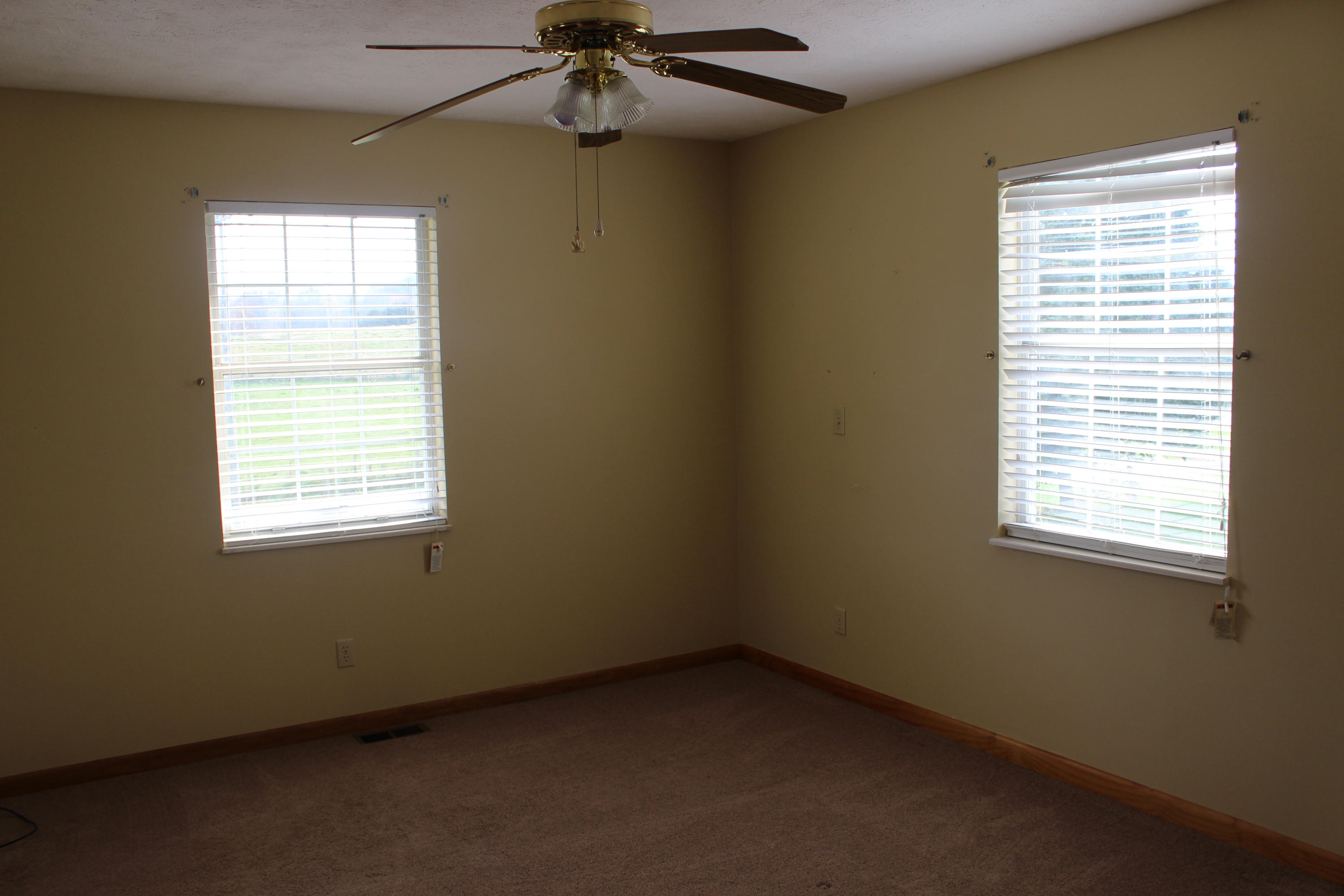 1216 Towe String Road Jacksboro, TN 37757 - Photo 22 of 32 IMG_6552
