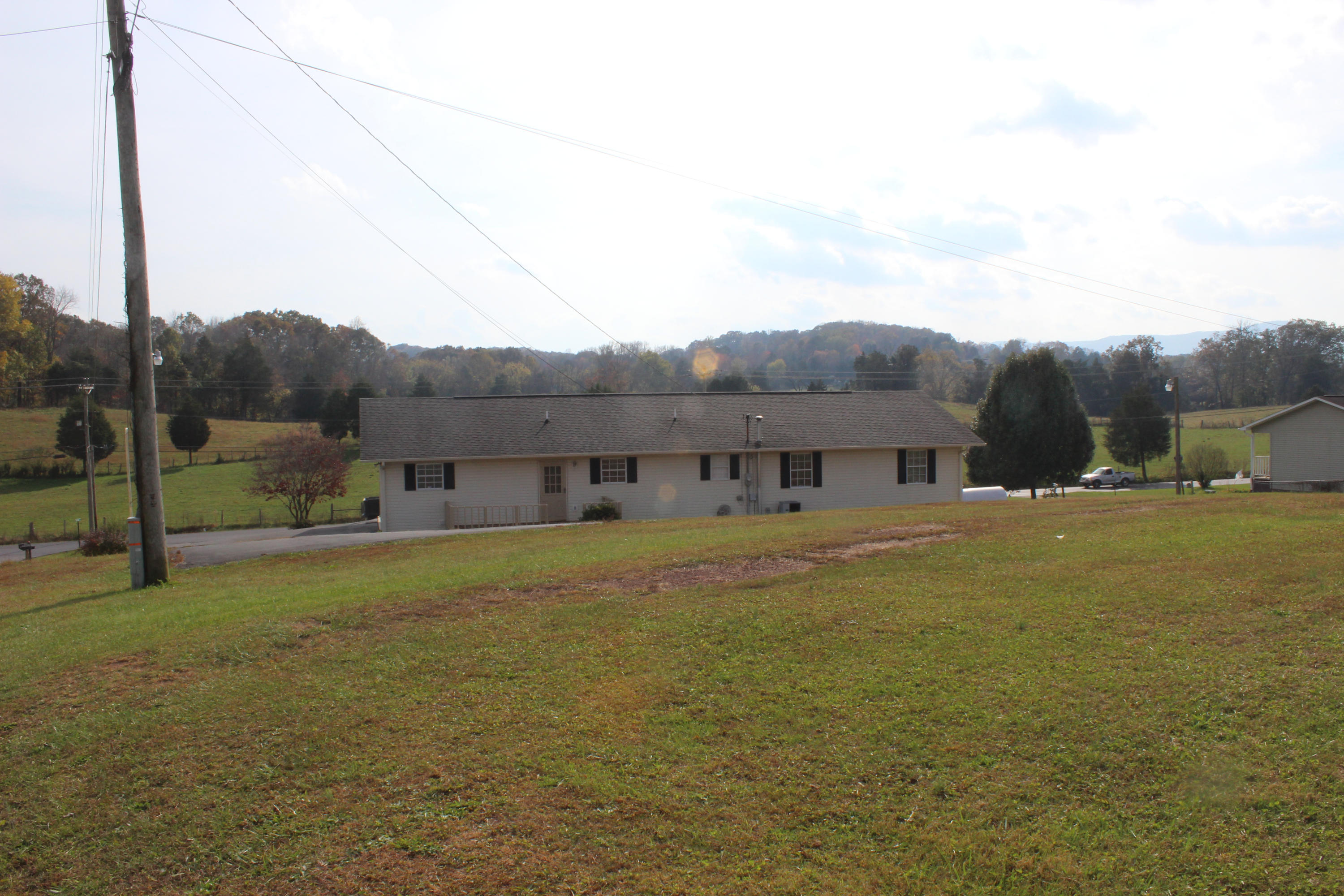 1216 Towe String Road Jacksboro, TN 37757 - Photo 5 of 32 IMG_6527