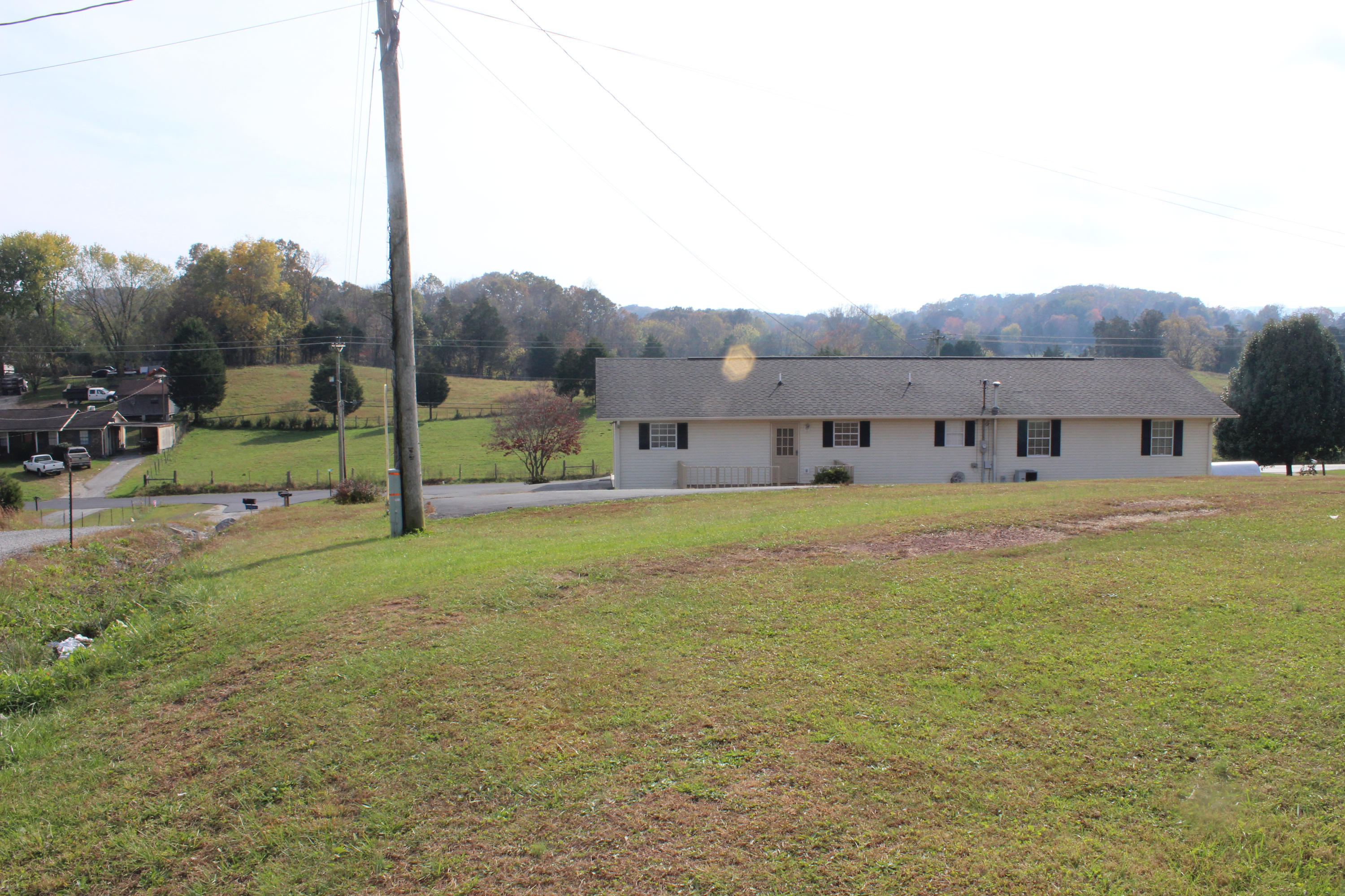 1216 Towe String Road Jacksboro, TN 37757 - Photo 8 of 32 IMG_6530
