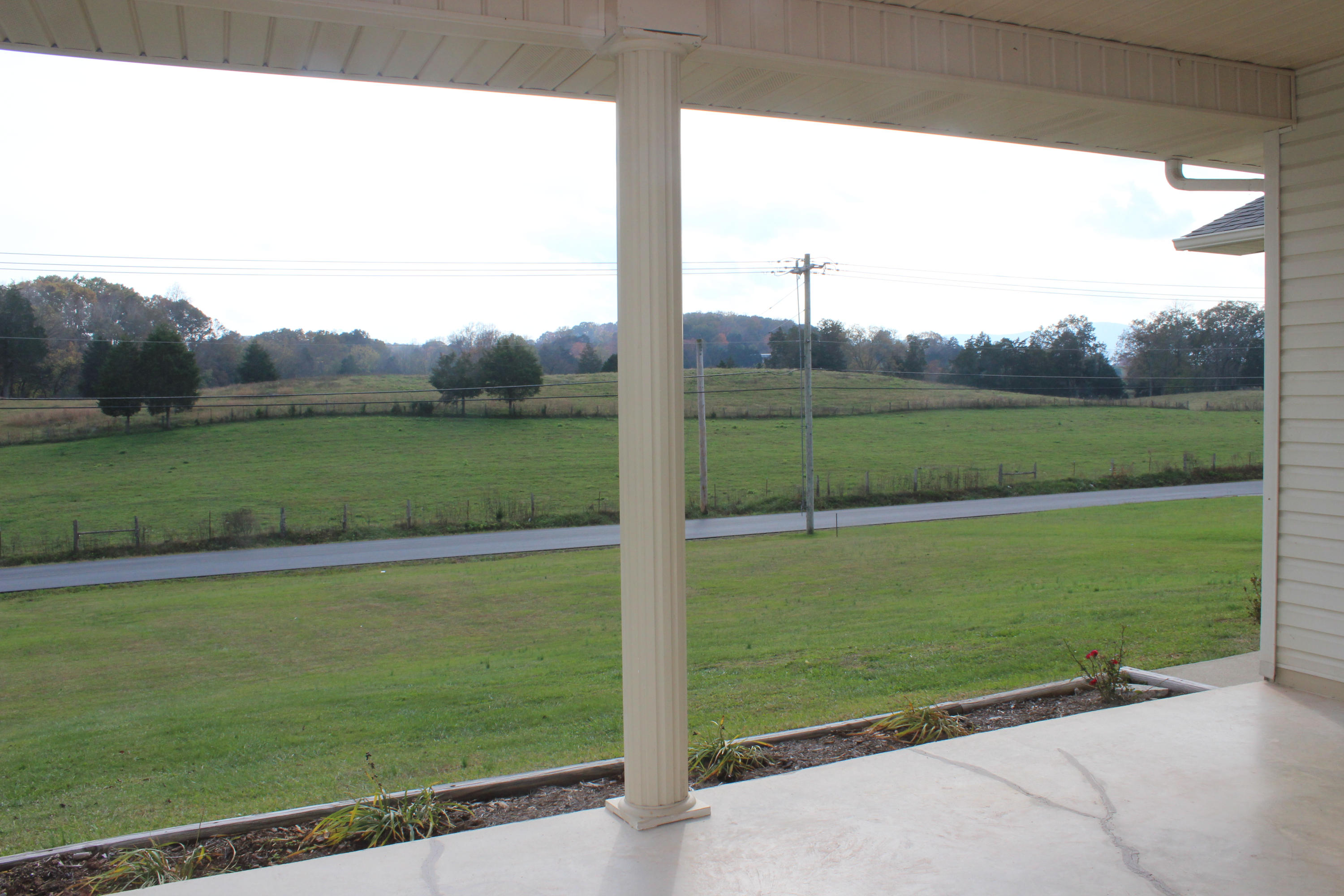 1216 Towe String Road Jacksboro, TN 37757 - Photo 10 of 32 IMG_6533