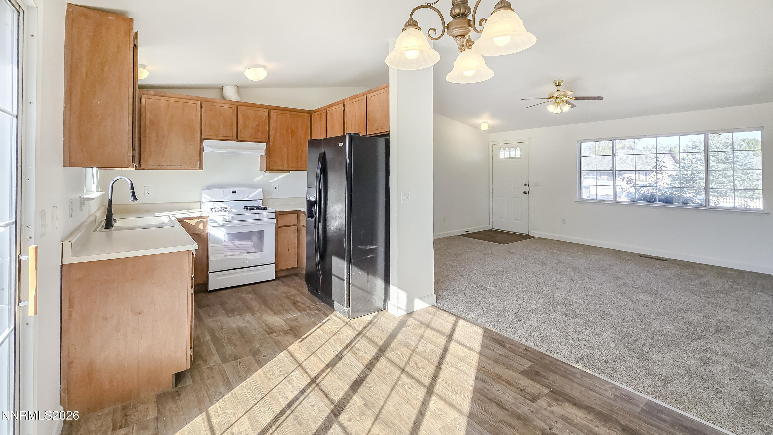 577 Yellow Jacket Road Dayton, NV 89403 - Photo 13 of 28 20261001_160107