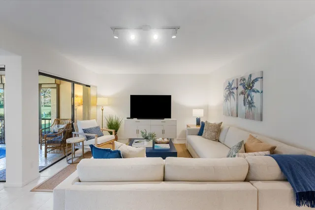 $459,000 | 17166 Waterbend Drive, Unit 111, Jupiter, FL 33477