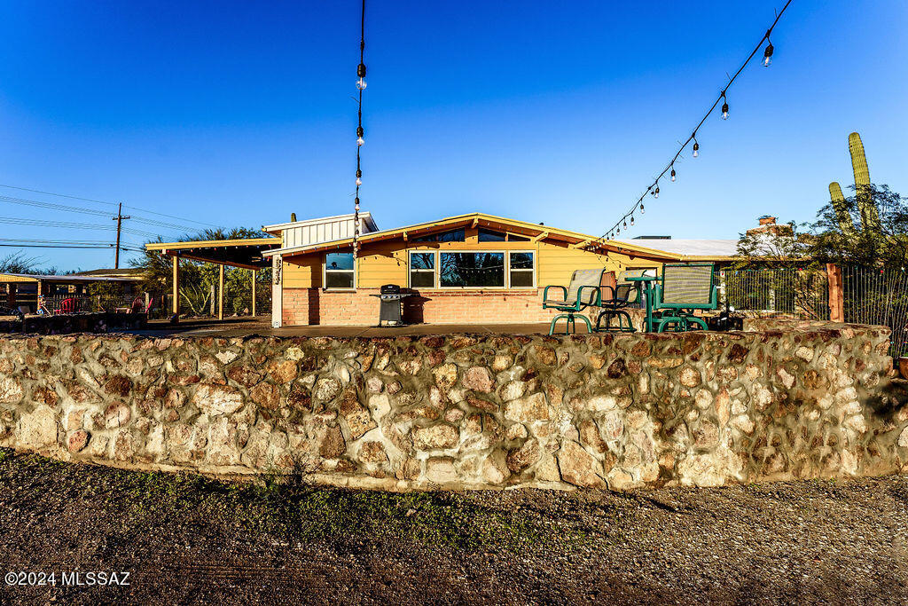 2951 West Mossman Road Tucson, AZ 85746 - Photo 2 of 28 Gallery Image 2