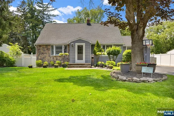 $679,000 | 134 Marion Court, Pompton Lakes, NJ 07442