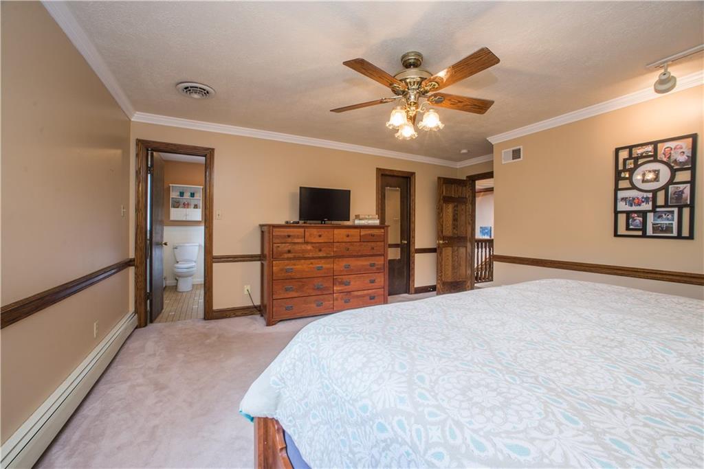 280 Linden Road Canonsburg, PA 15317 - Photo 13 of 25 Great closet, private bath, fan w/ light
