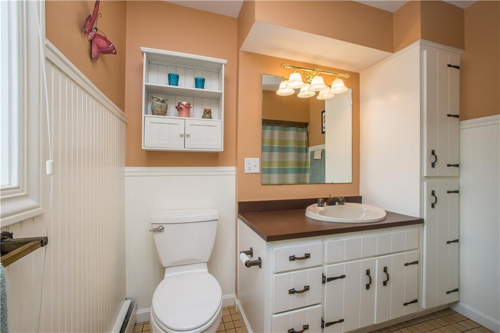 280 Linden Road Canonsburg, PA 15317 - Photo 20 of 25 Master bath