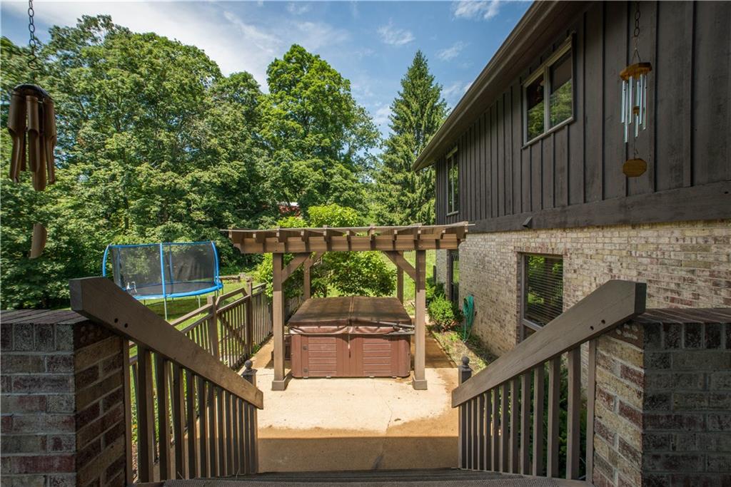 280 Linden Road Canonsburg, PA 15317 - Photo 23 of 25 Patio w/ your hot tub - yep, it stays!