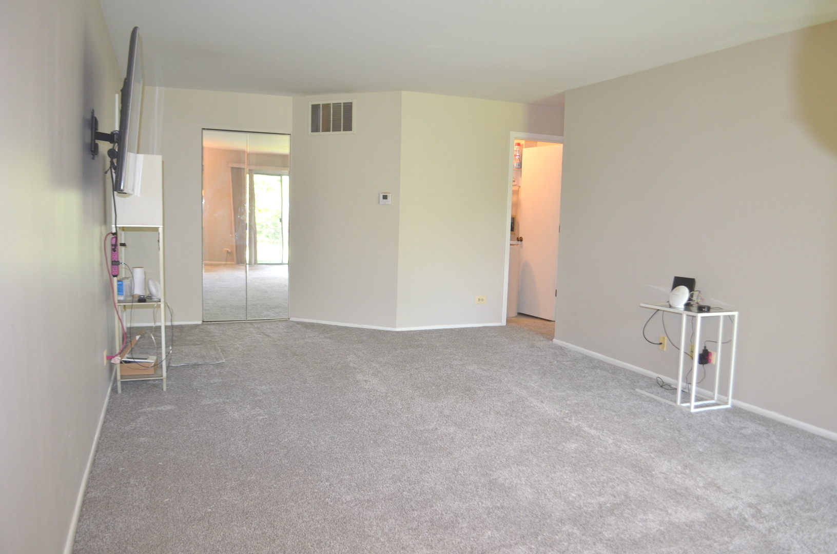 2 Aberdeen Court, Unit W1 Schaumburg, IL 60107 - Photo 6 of 31