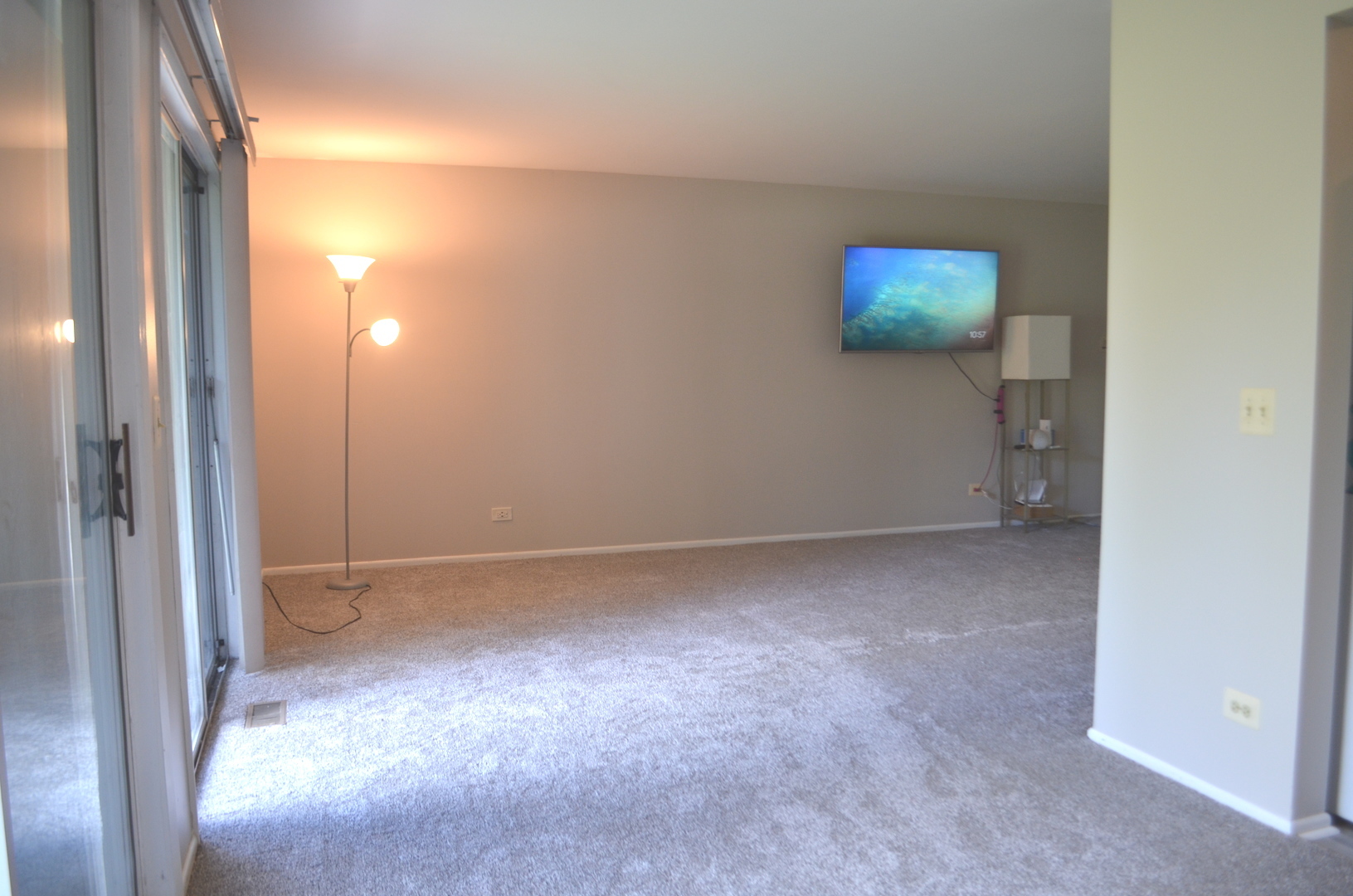 2 Aberdeen Court, Unit W1 Schaumburg, IL 60107 - Photo 7 of 31