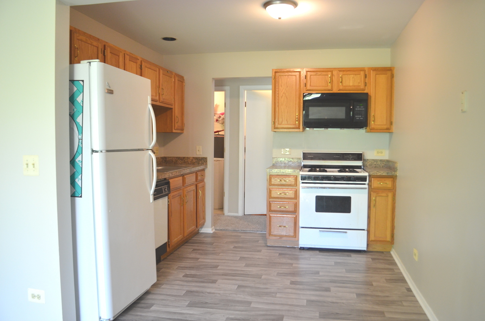 2 Aberdeen Court, Unit W1 Schaumburg, IL 60107 - Photo 8 of 31