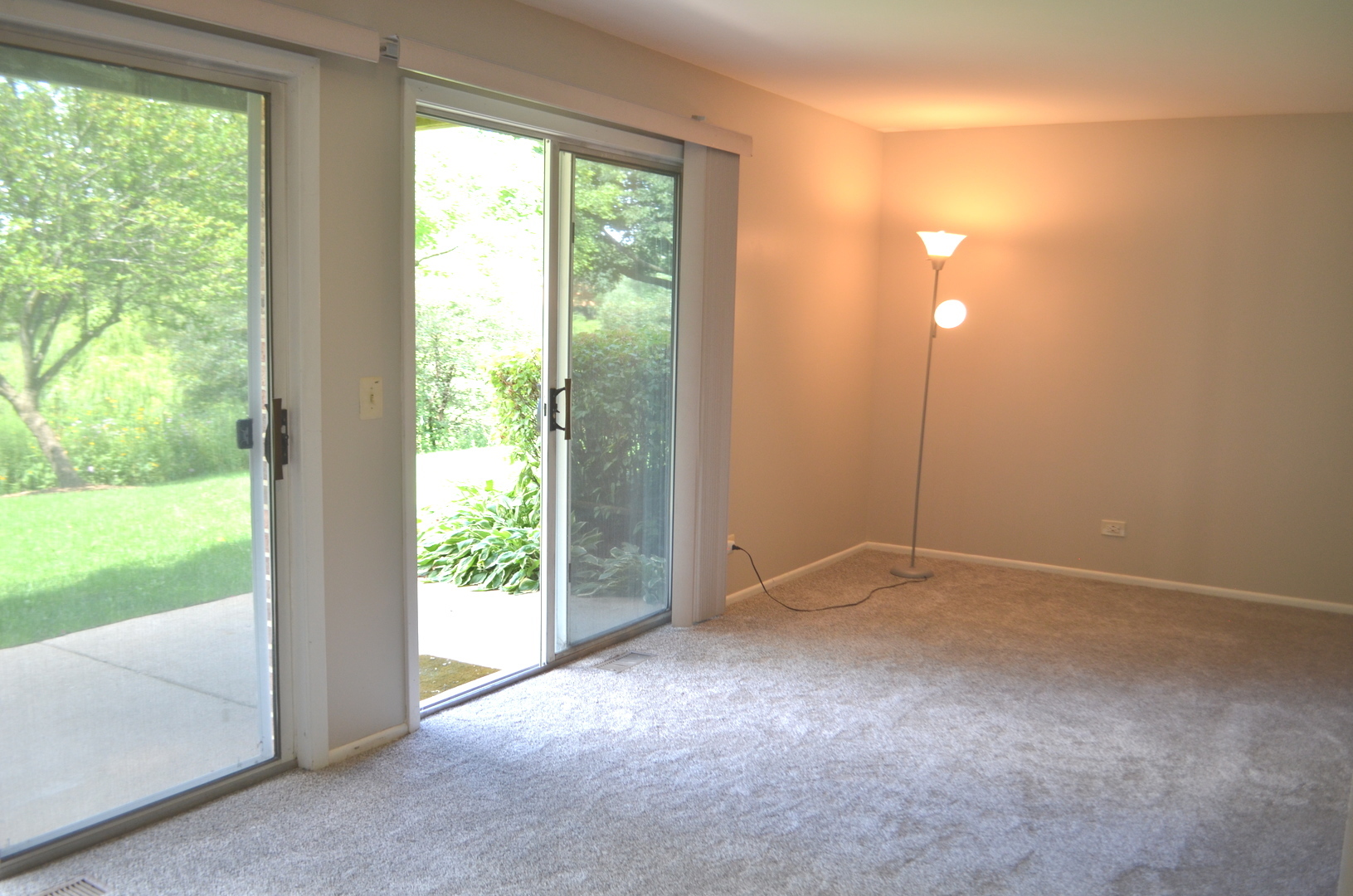 2 Aberdeen Court, Unit W1 Schaumburg, IL 60107 - Photo 10 of 31