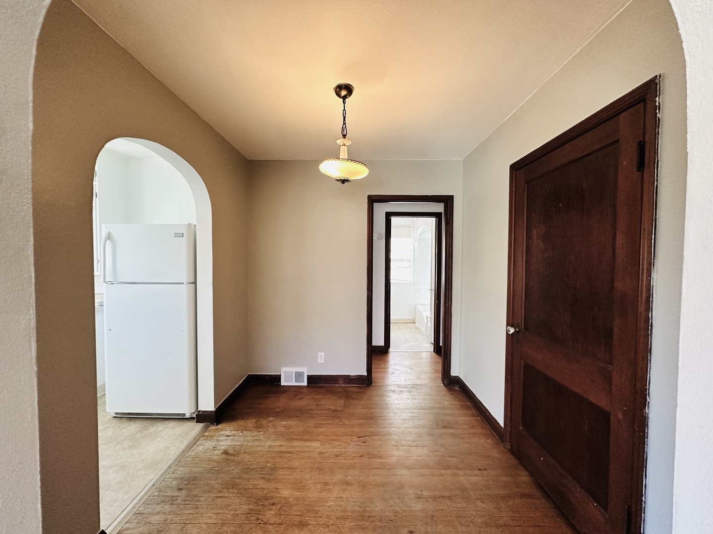 1195 27th Street, Unit 2 Moline, IL 61265 - Photo 2 of 7
