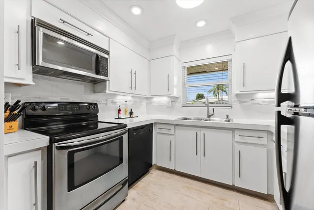 $229,900 | 14628 Canalview Drive, Unit D, Delray Beach, FL 33484