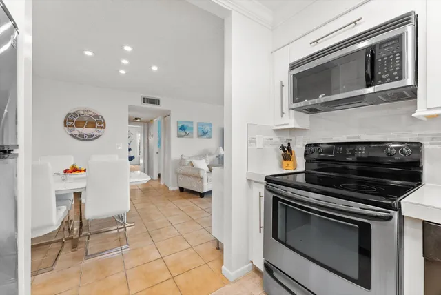 $229,900 | 14628 Canalview Drive, Unit D, Delray Beach, FL 33484