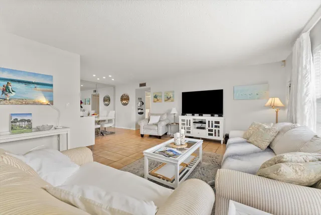 $229,900 | 14628 Canalview Drive, Unit D, Delray Beach, FL 33484