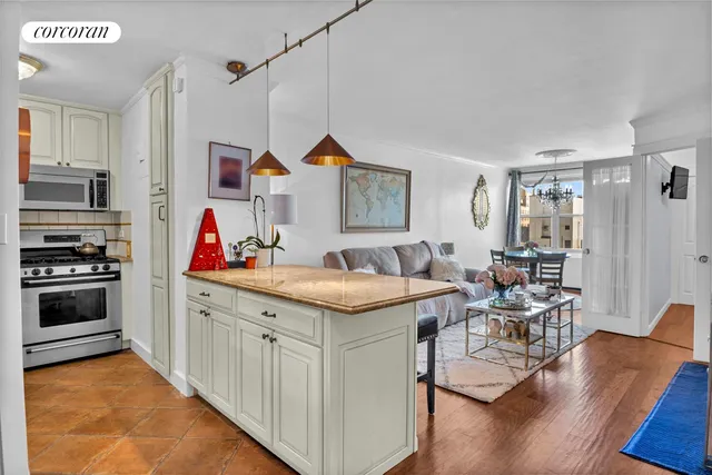 $675,000 | 205 3rd Avenue, Unit 15A | Gramercy