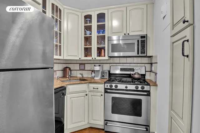 $675,000 | 205 3rd Avenue, Unit 15A | Gramercy