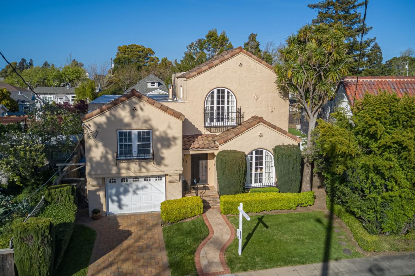132 Dwight Road Burlingame, CA 94010 - Photo 6 of 69 a front view of a house with garden