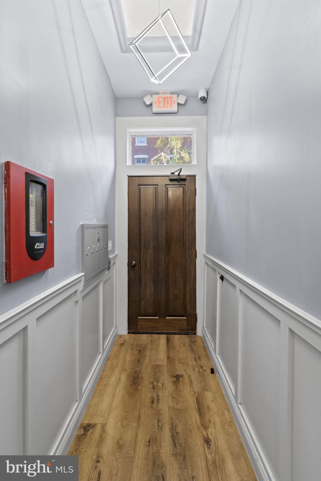 418 South 15th Street, Unit 2R Philadelphia, PA 19146 - Photo 2 of 26 a view of a hallway