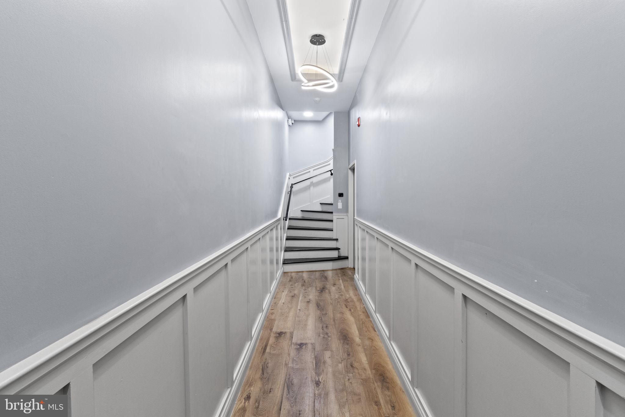418 South 15th Street, Unit 2R Philadelphia, PA 19146 - Photo 3 of 26 a view of entryway