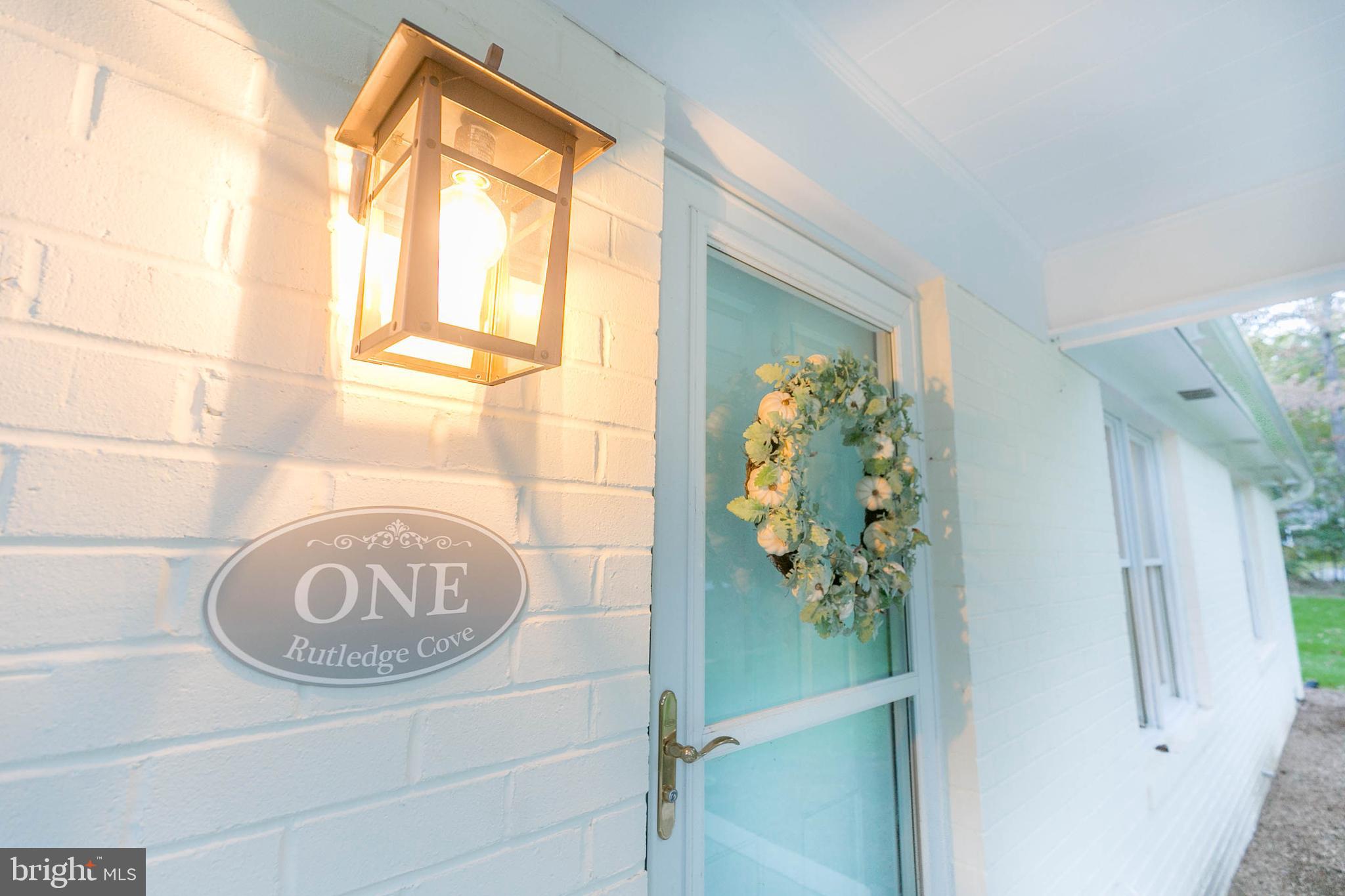 1 Rutledge Cove Ruther Glen, VA 22546 - Photo 2 of 99 Wait til you SEE INSIDE !