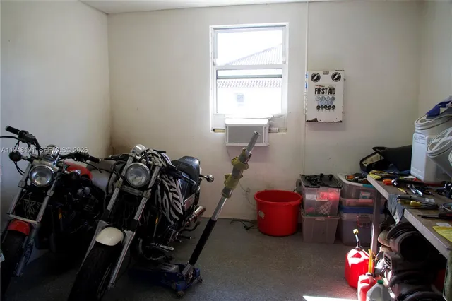 $1,799,000 | 2564 Deer Run Trail, Loxahatchee, FL 33470