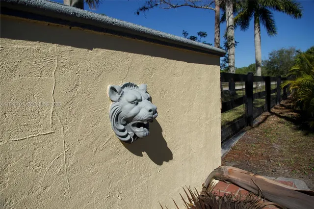 $1,799,000 | 2564 Deer Run Trail, Loxahatchee, FL 33470