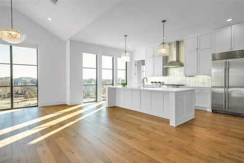 $1,100,000 | 5270 Town And Country Boulevard, Unit 302, Frisco, TX 75034