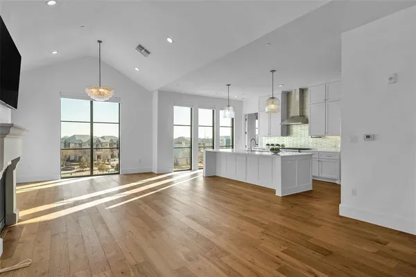$1,100,000 | 5270 Town And Country Boulevard, Unit 302, Frisco, TX 75034