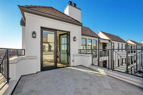 $1,100,000 | 5270 Town And Country Boulevard, Unit 302, Frisco, TX 75034