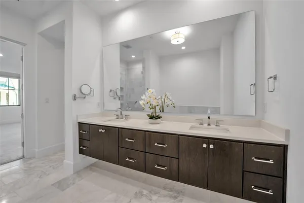 $1,100,000 | 5270 Town And Country Boulevard, Unit 302, Frisco, TX 75034