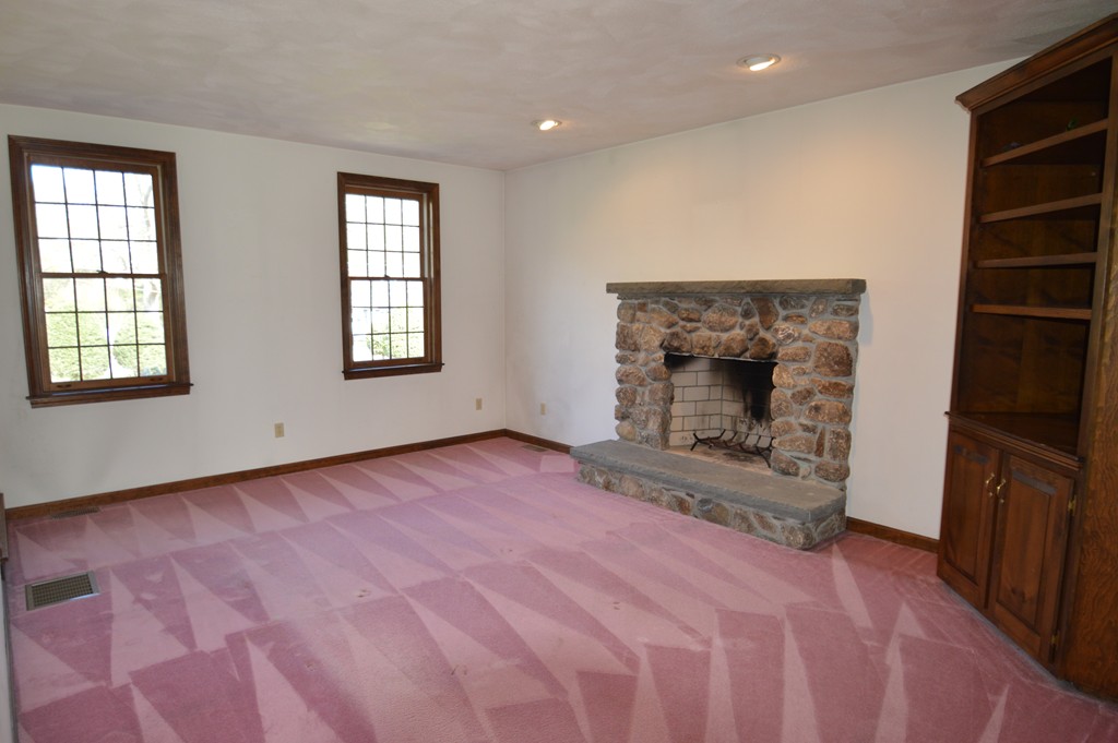 663 Concord Road Marlborough, MA 01752 - Photo 7 of 30 Gallery Image 7