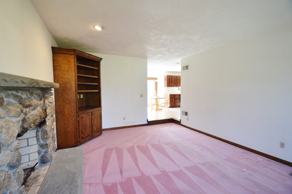 663 Concord Road Marlborough, MA 01752 - Photo 8 of 30 Gallery Image 8
